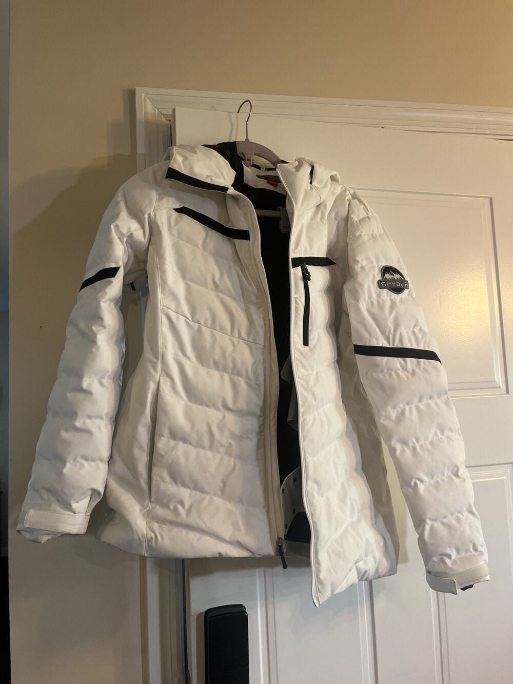 SPYDER Ski Snowboard Jacket Womens Medium White Insulated Winter Coat SEE PICS